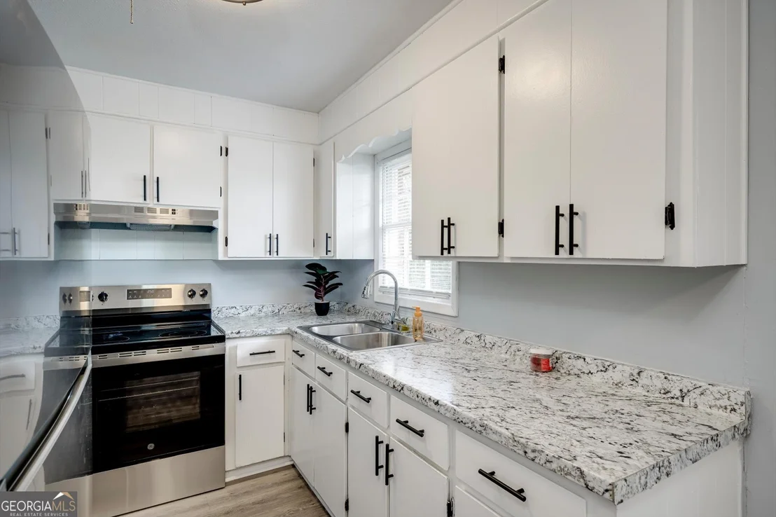 Photo of 2320 Mimosa
