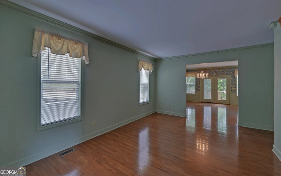 Photo of 371 Shorewood Circle