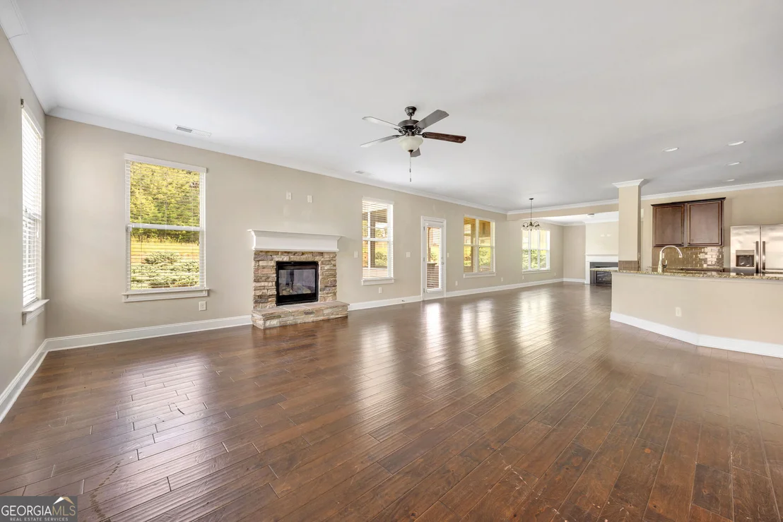 Photo of 910 Southfork Drive