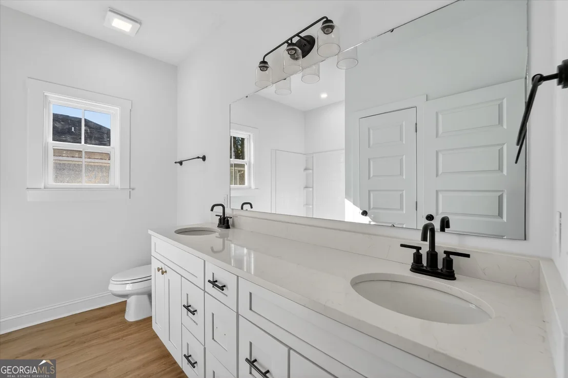 Photo of 1072 Cottage Way