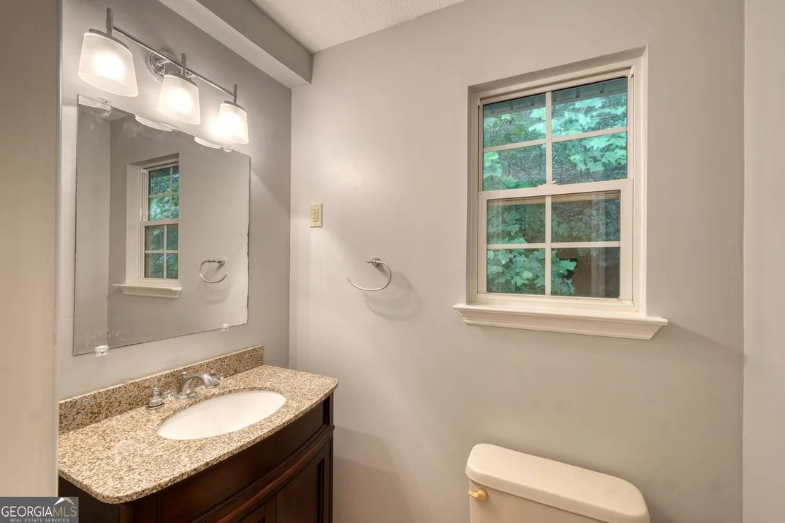 Photo of 20 Eagle Heights Road