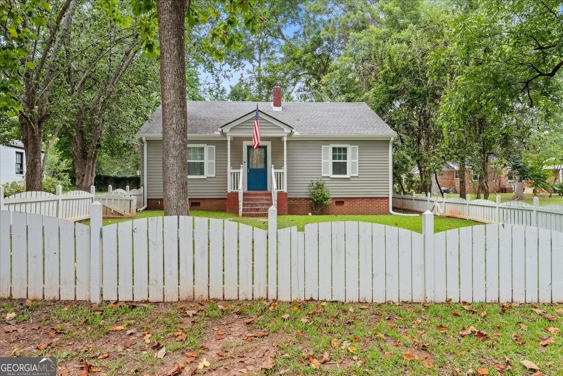 Photo of 102 Oak Street
