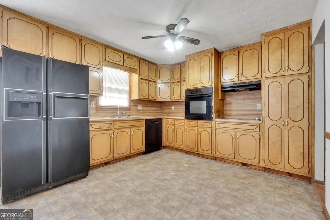 Photo of 370 Davis Road