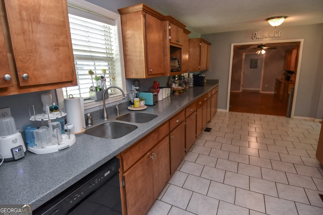 Photo of 1579 Van Buren Road