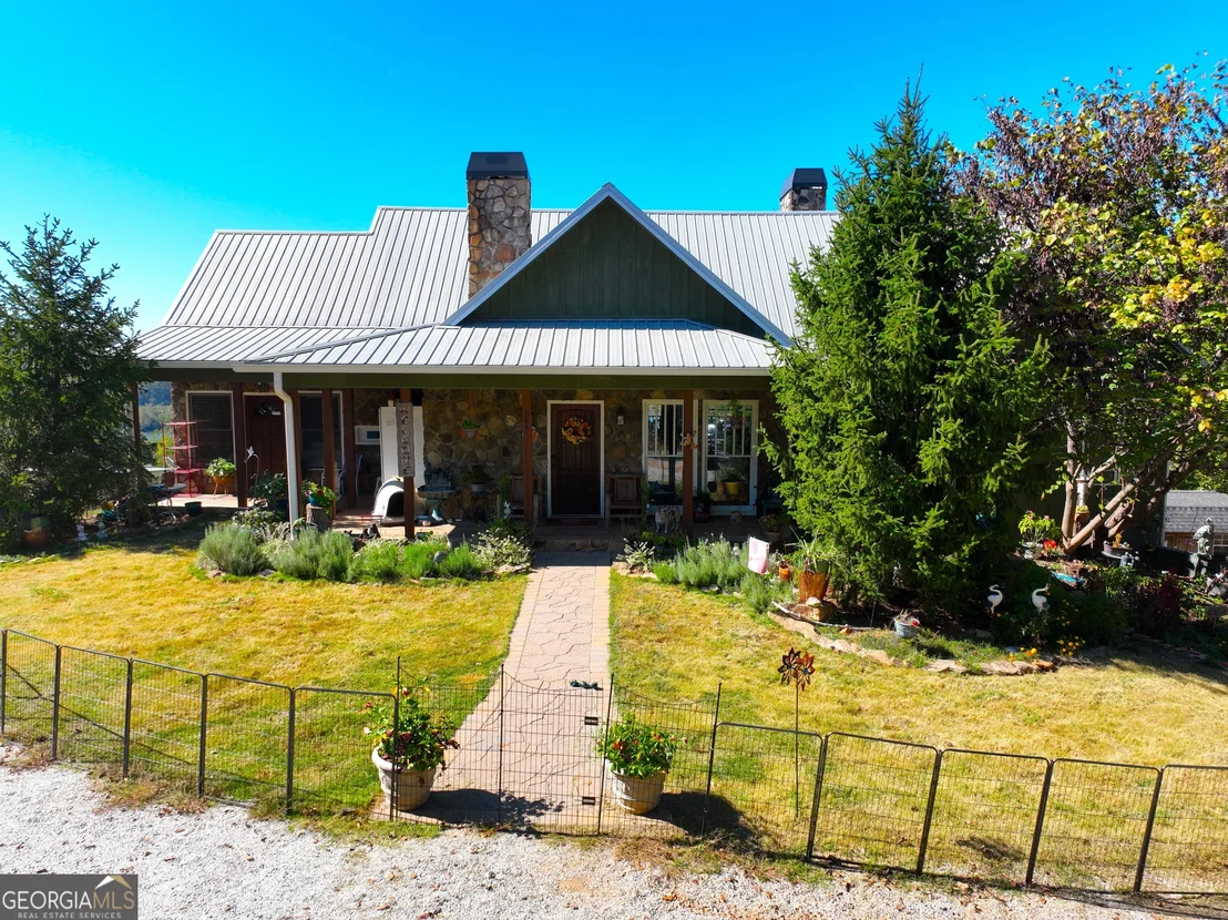 Photo of 284 River Road