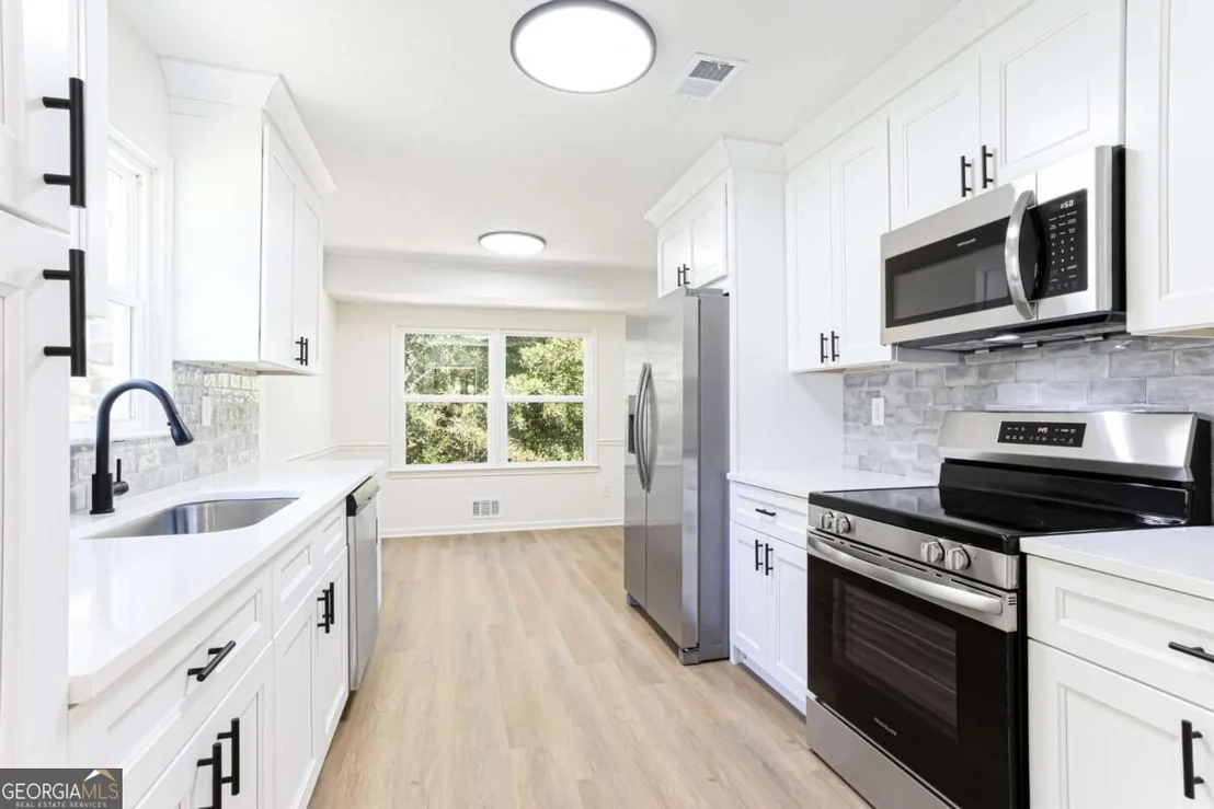 Photo of 2882 Creek Drive