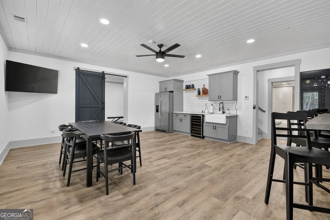 Photo of 417 Fox Valley Drive
