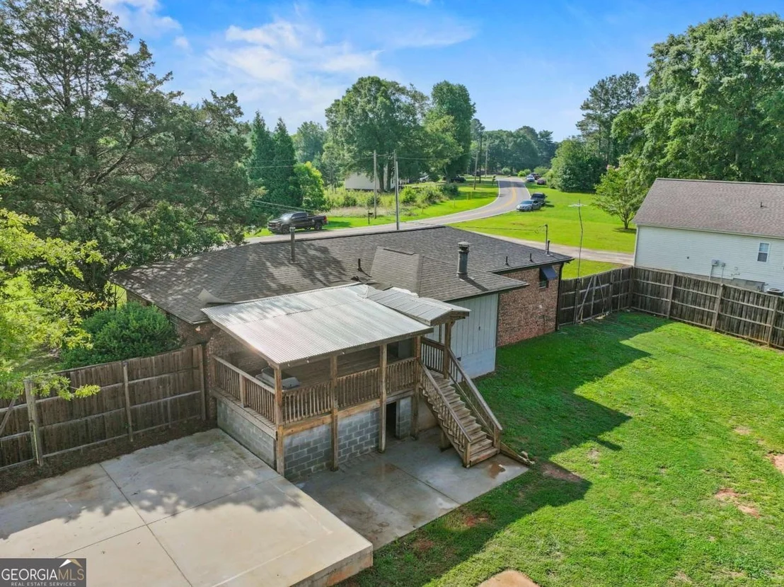 Photo of 617 Lakeview Drive