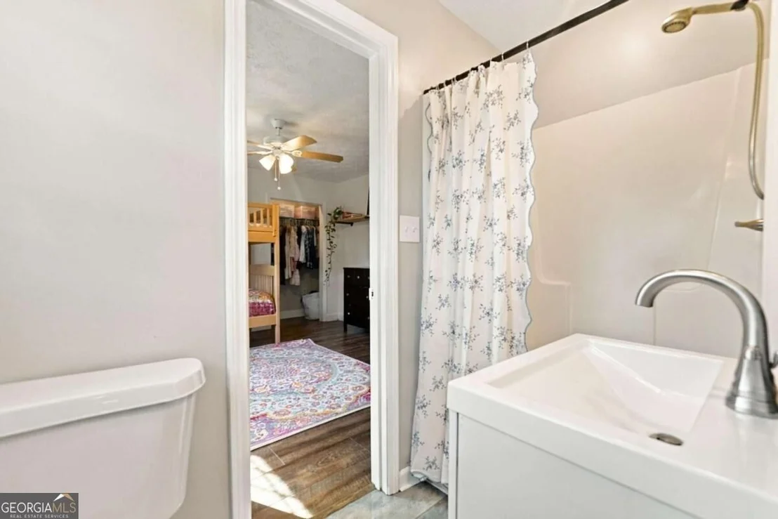 Photo of 408 White Way