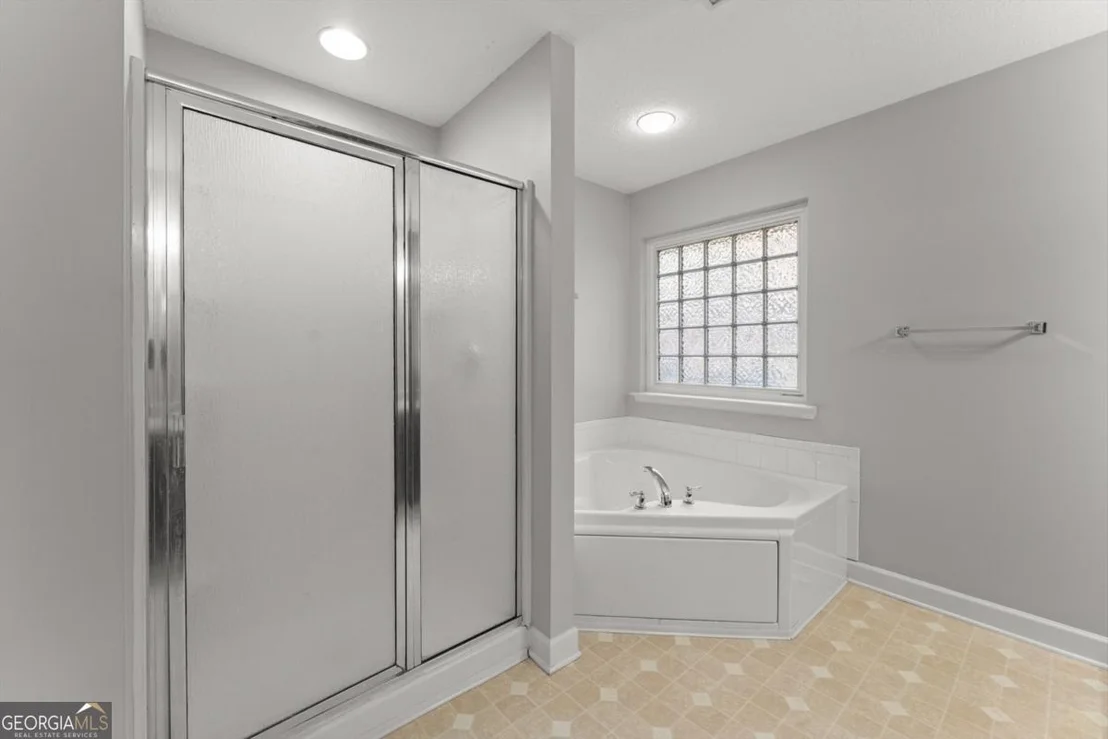 Photo of 270 Sassafras Lane