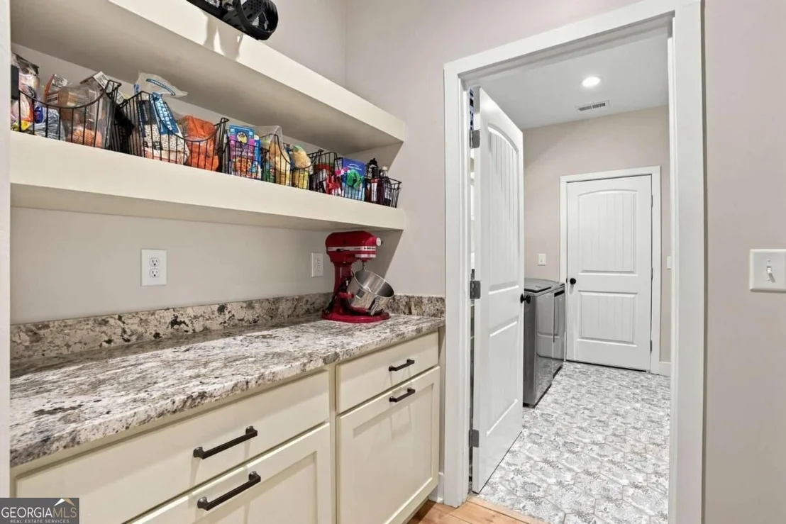 Photo of 1608 Thompson Lane