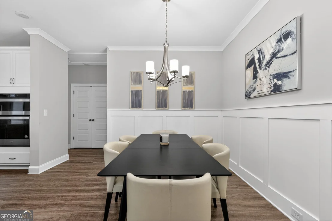 Photo of 325 Edgewater Drive