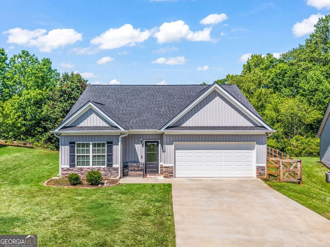 Photo of 372 Highland Pointe Drive