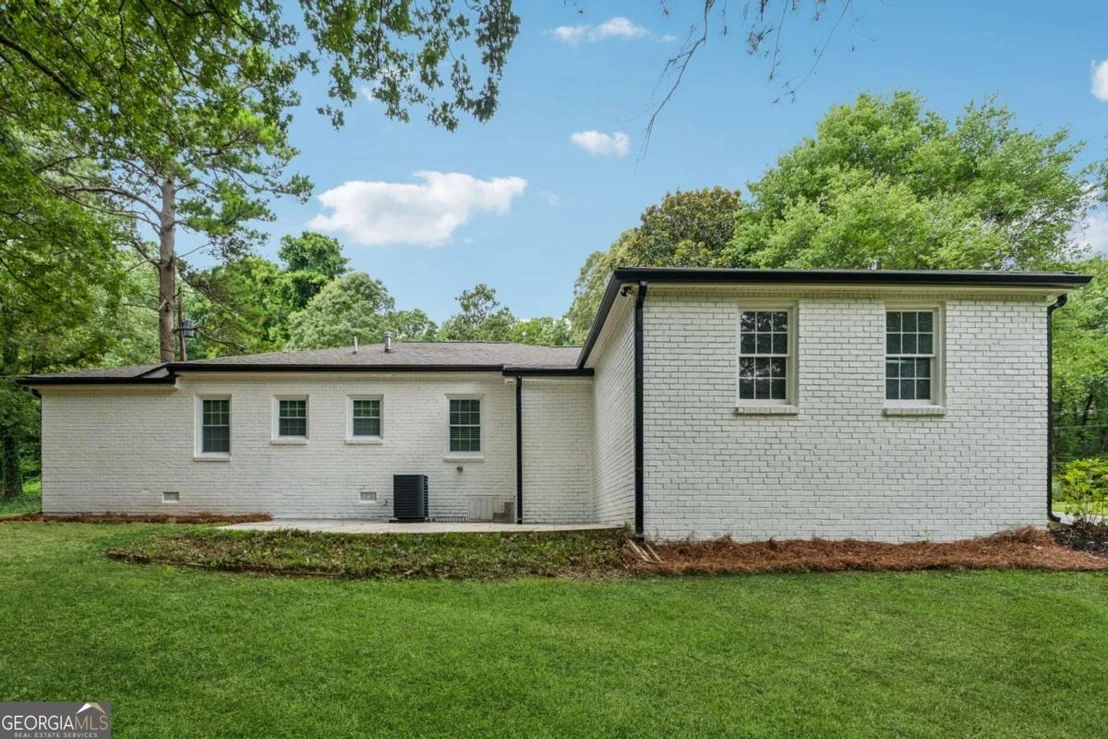 Photo of 676 Bralorne Drive