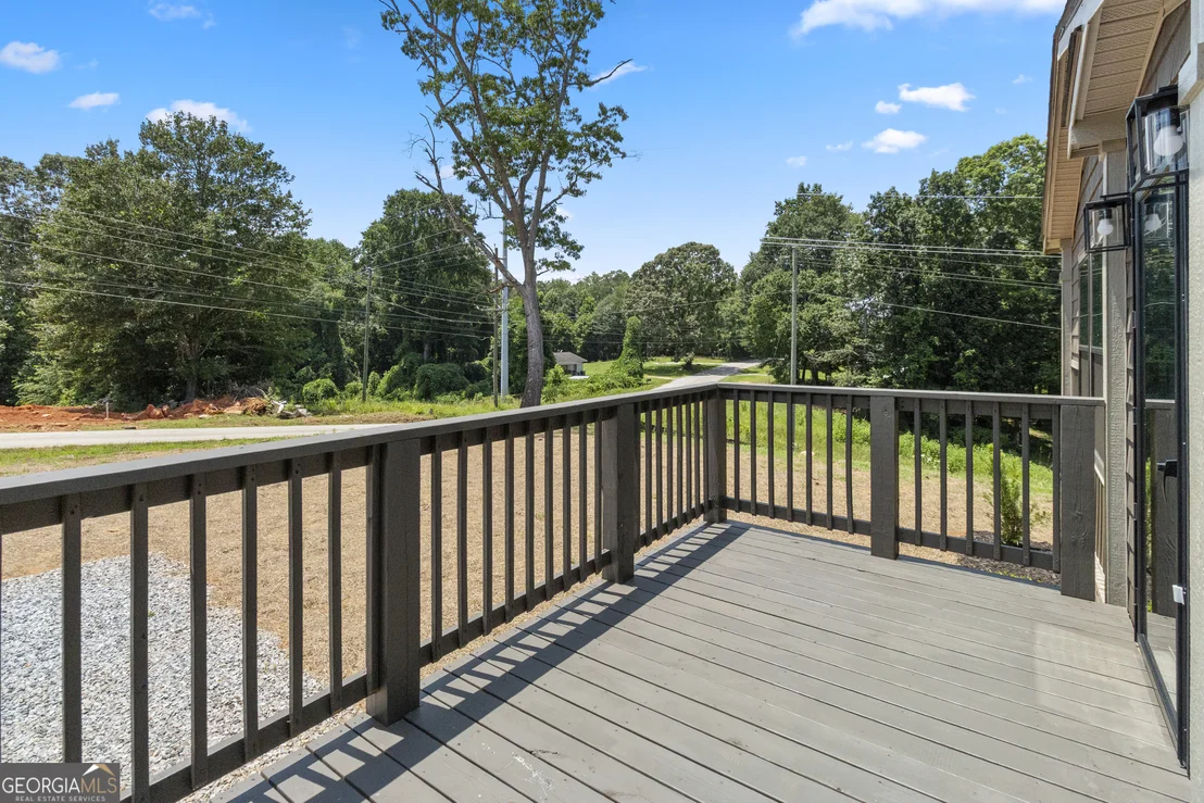 Photo of 654 Robertson Loop Road