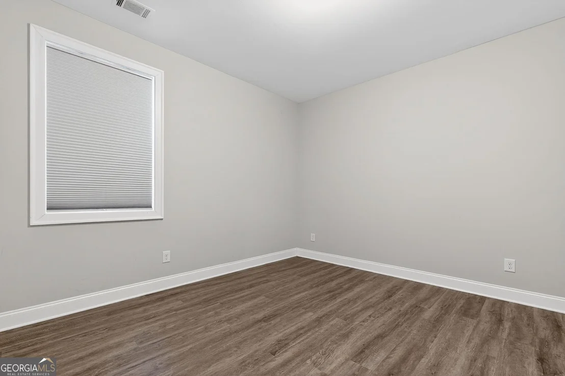 Photo of 325 Edgewater Drive