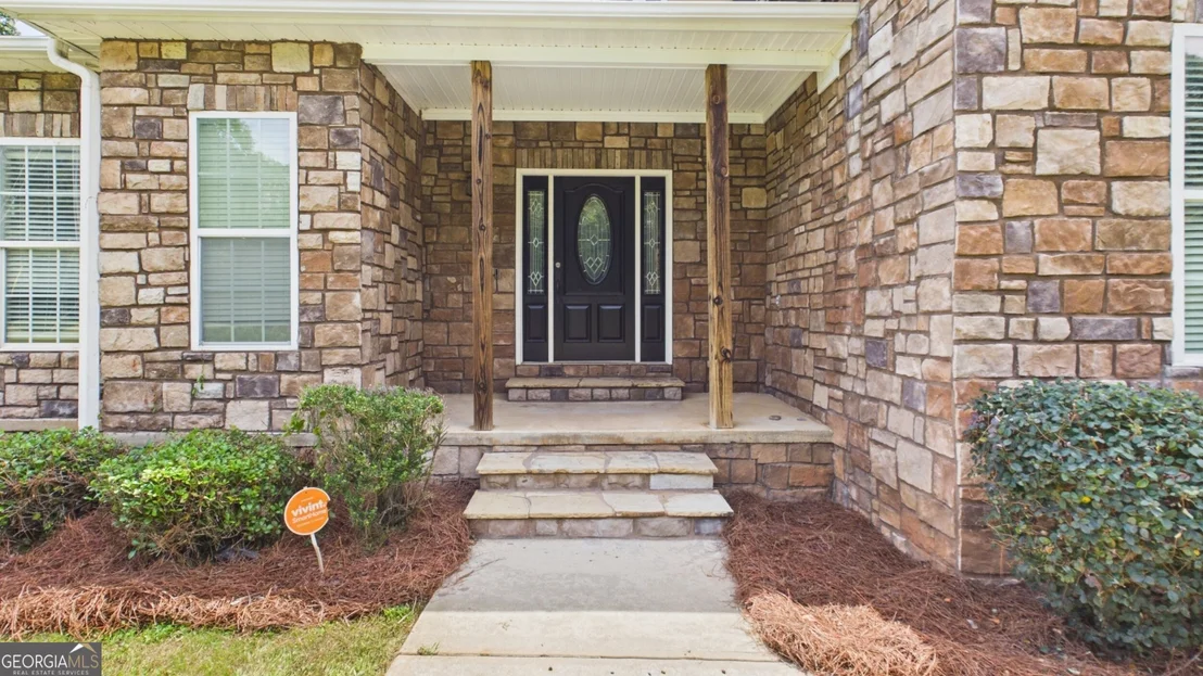 Photo of 450 E End Road