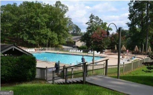 Photo of 6X Laurelwood