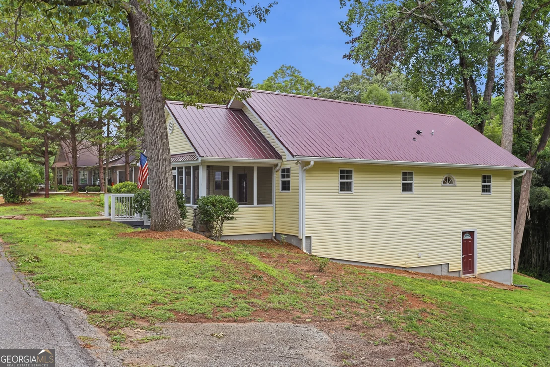 Photo of 407 Cedar Avenue