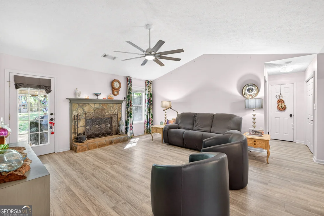 Photo of 353 Glenmoor Place