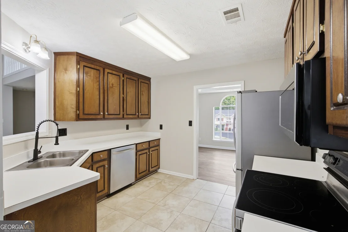 Photo of 5482 Riverside Drive
