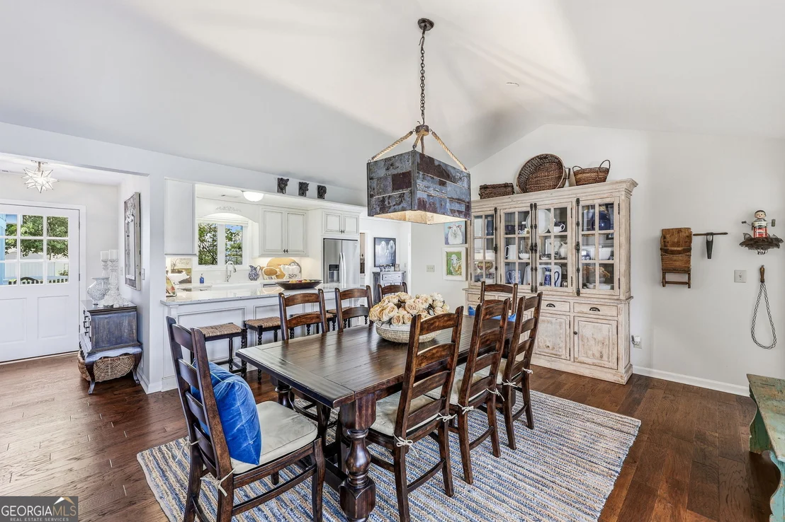 Photo of 3623 N River Road