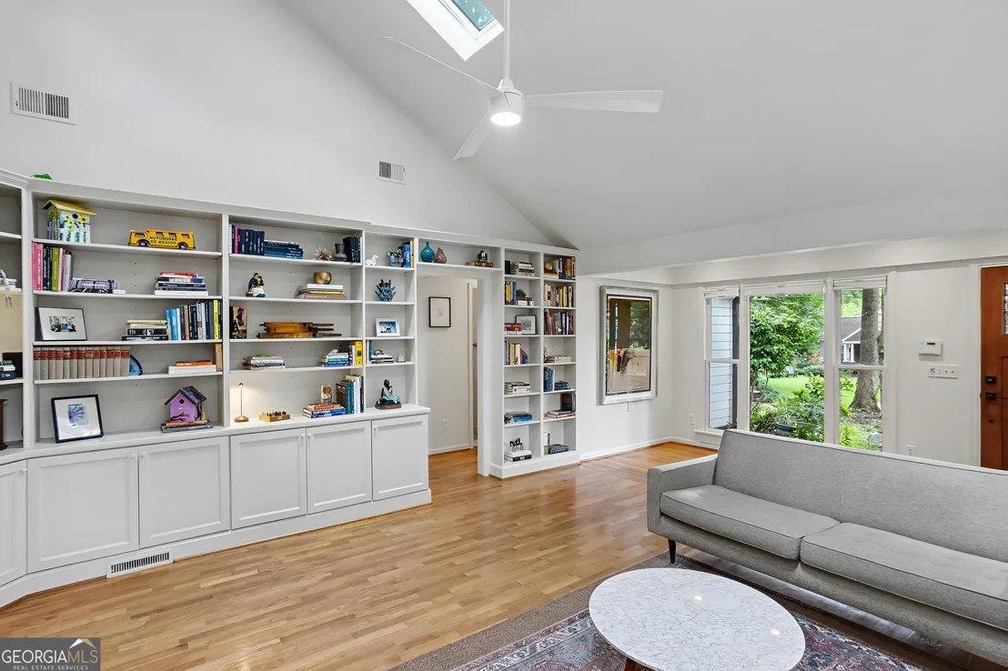Photo of 870 Ormewood Terrace SE