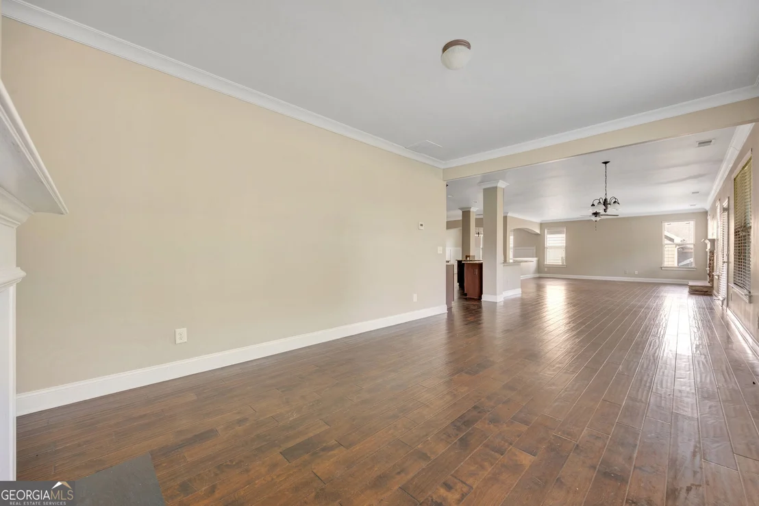 Photo of 910 Southfork Drive