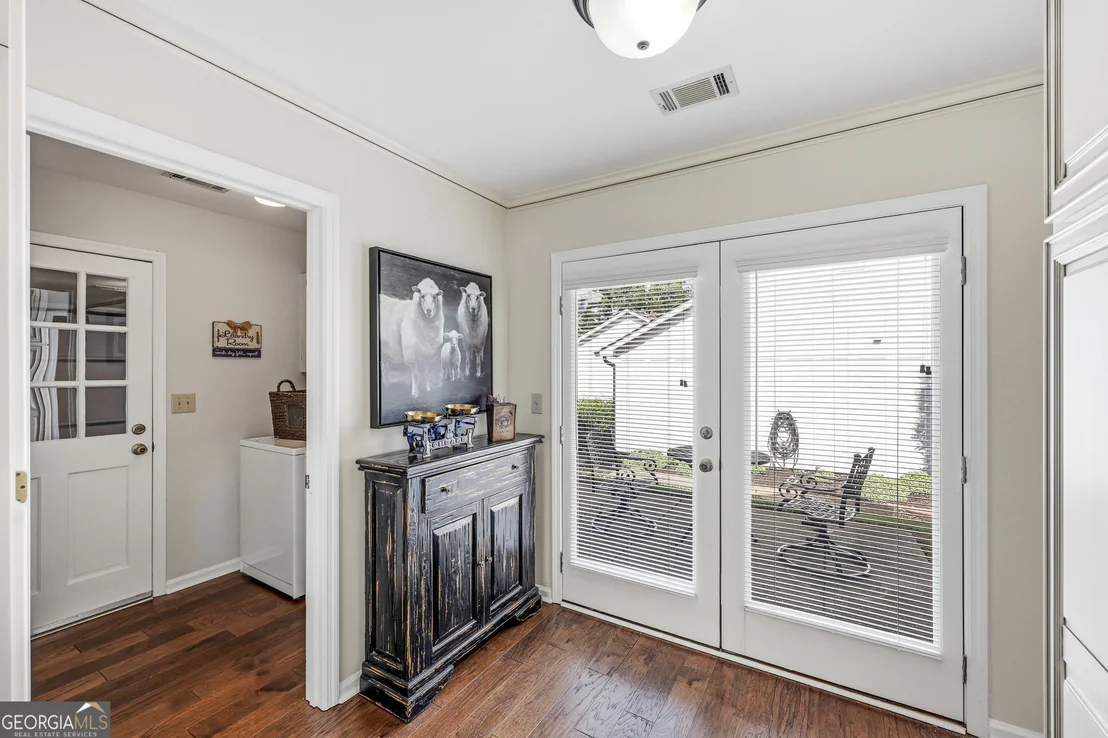 Photo of 3623 N River Road