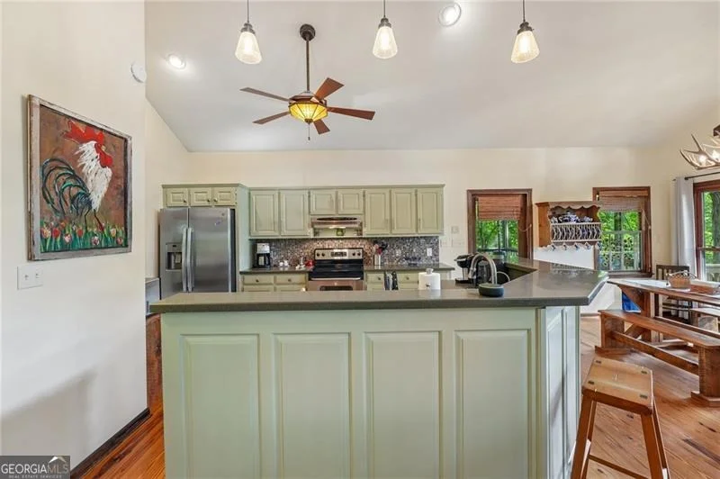 Photo of 1482 Valley View Drive