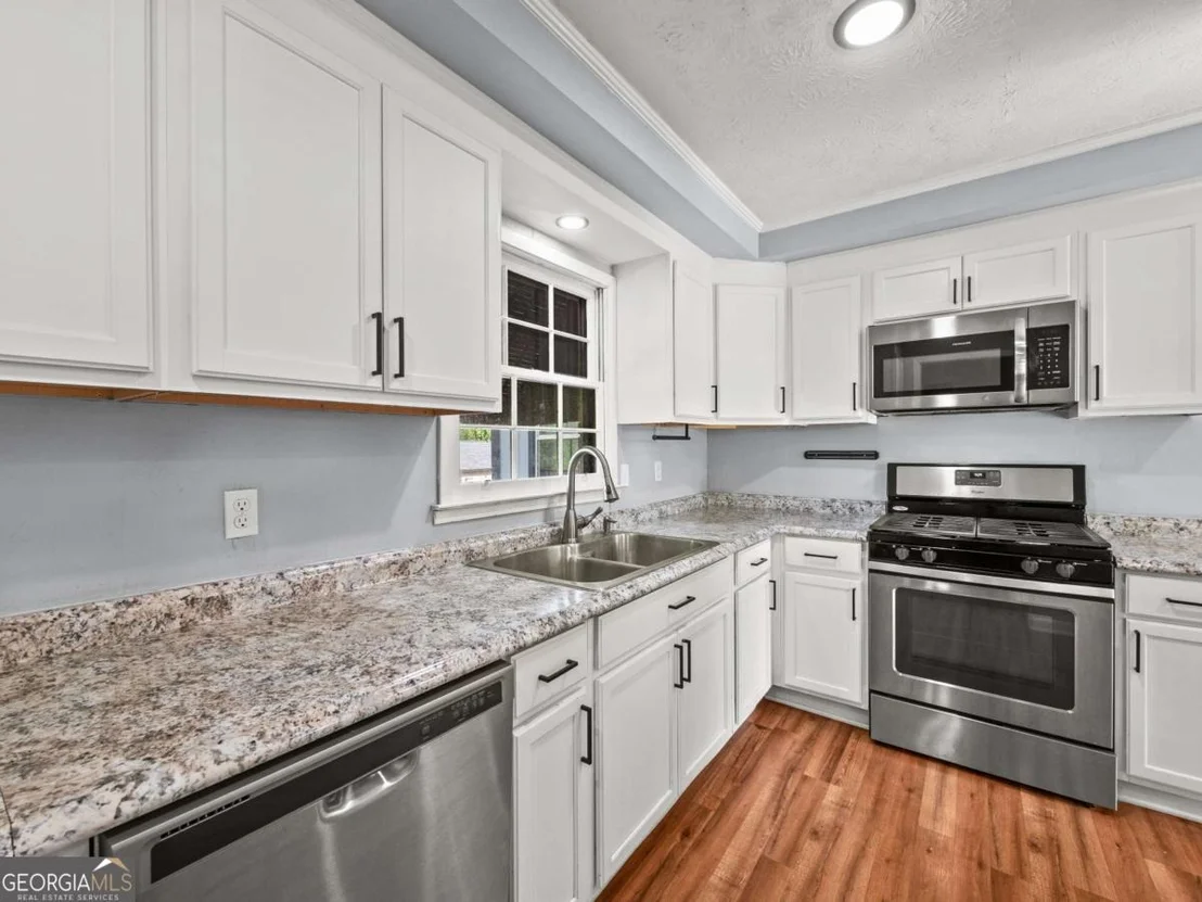 Photo of 617 Lakeview Drive
