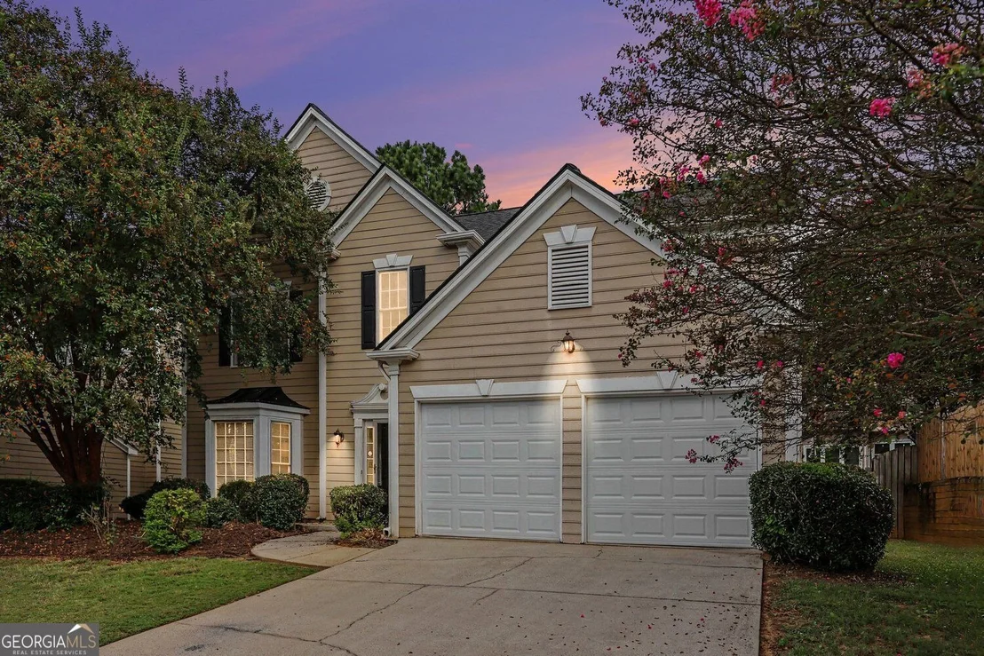 Photo of 3725 Longlake Drive