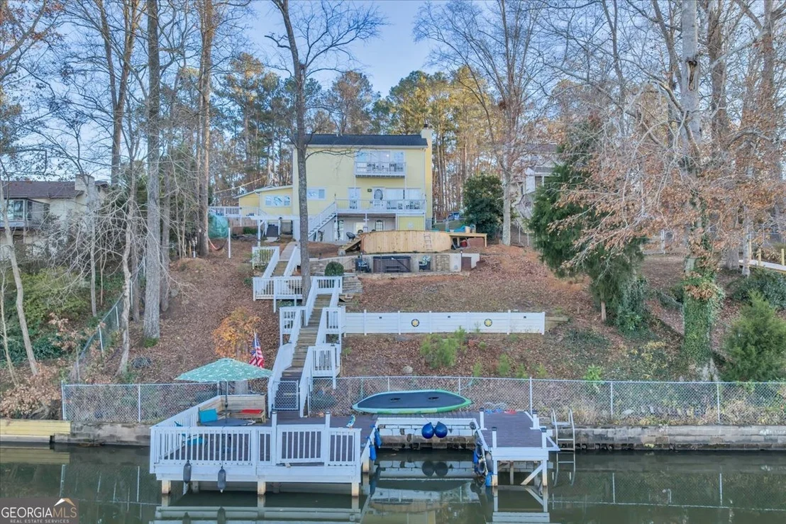 Photo of 330 Greentree Parkway