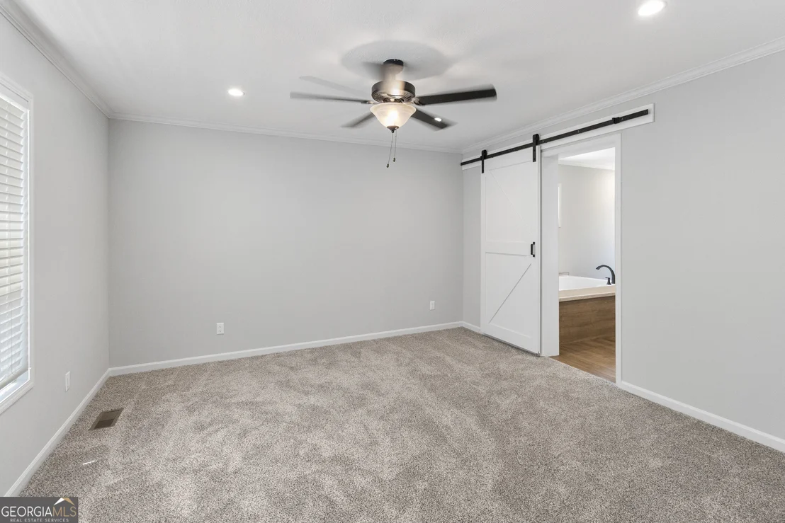 Photo of 654 Robertson Loop Road