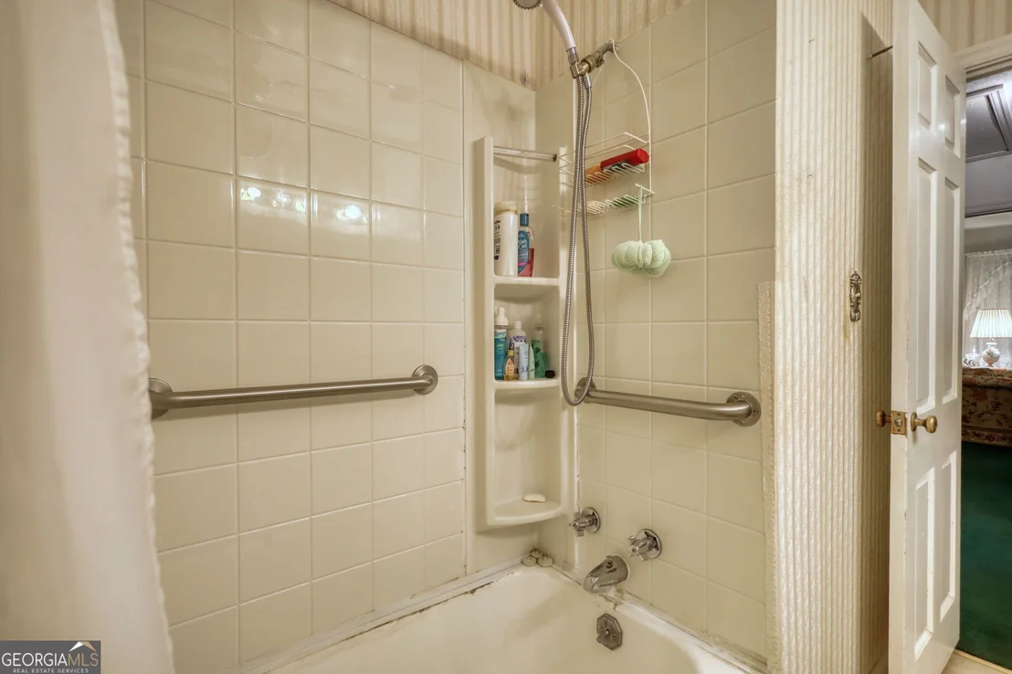 Photo of 982 Highland Circle SE