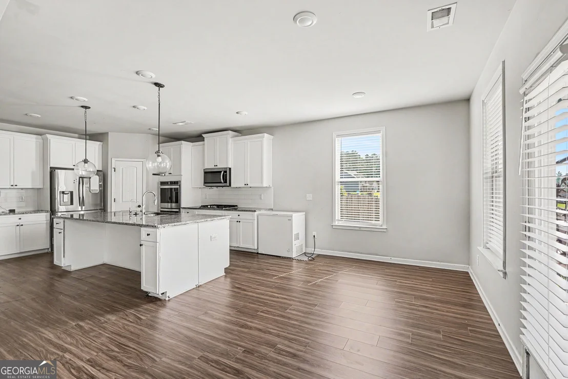 Photo of 945 Mystic Way