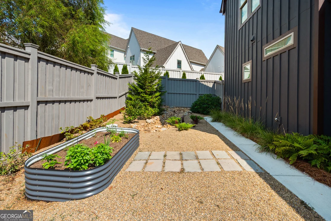 Photo of 220 Arbor Garden Circle