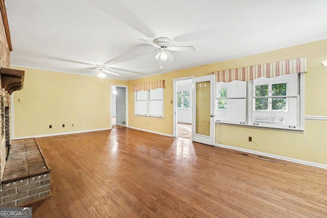 Photo of 981 Cameron Mill Road