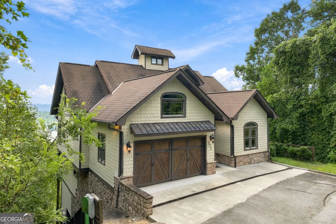 Photo of 171 High Pointe Drive