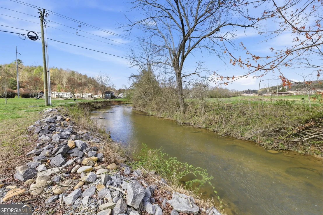 Photo of 102 Mountain Meadows Drive