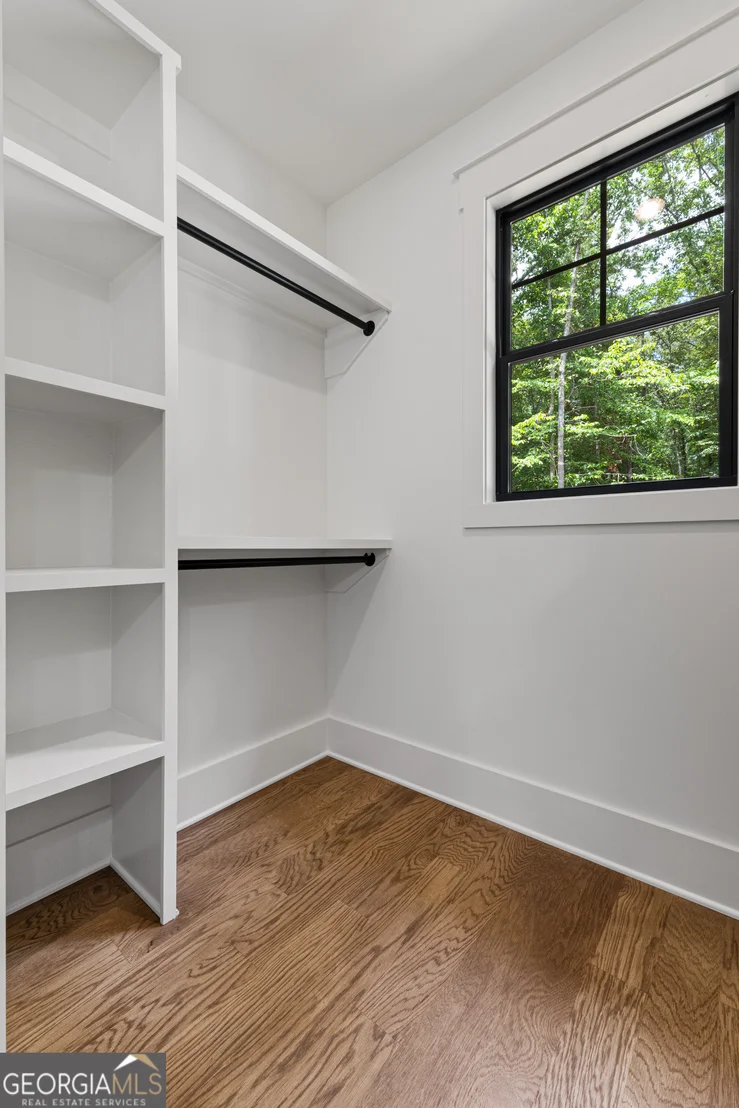 Photo of 681 Warren Road