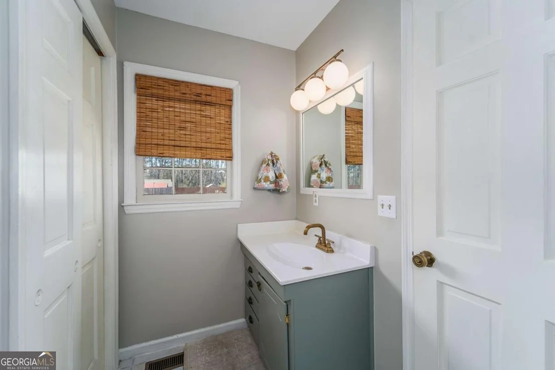 Photo of 403 Rose Lane