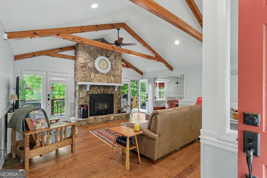 Photo of 854 Saddleback Circle