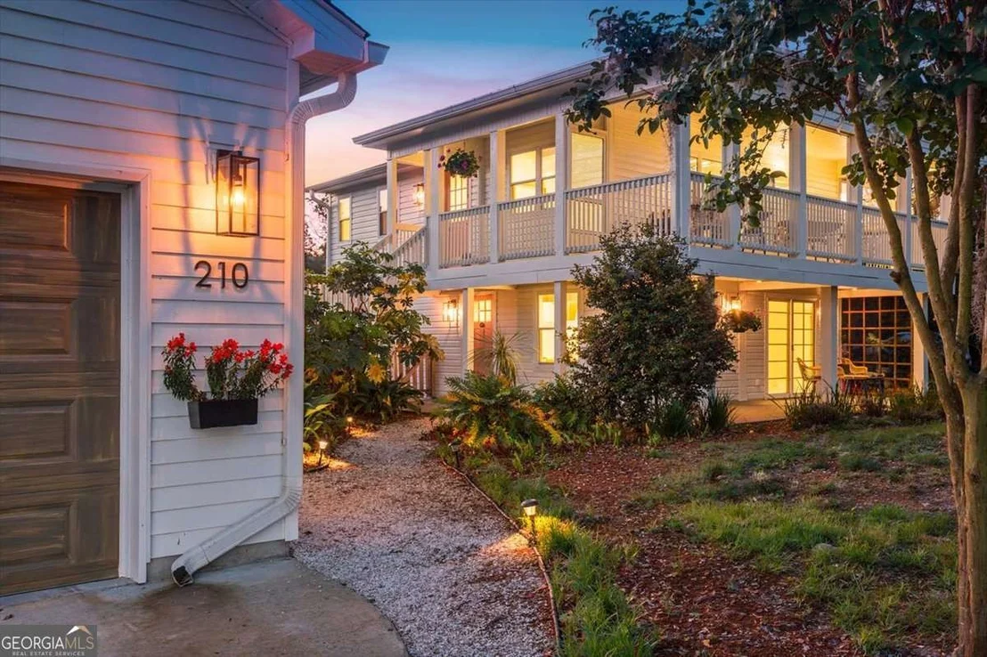 Photo of 210 Battery Way