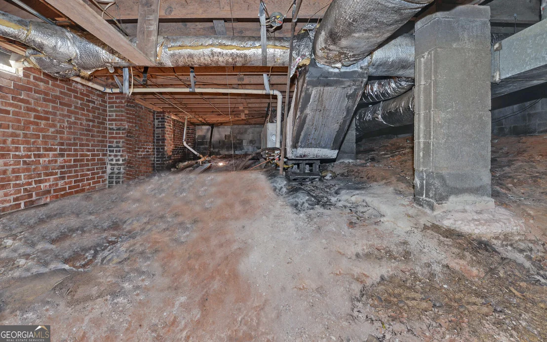 Photo of 586 Collins Road