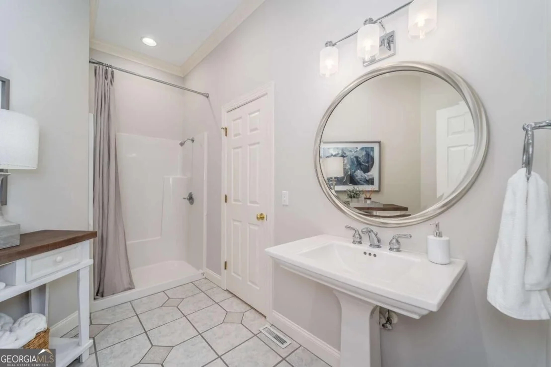 Photo of 161 Greentree Drive