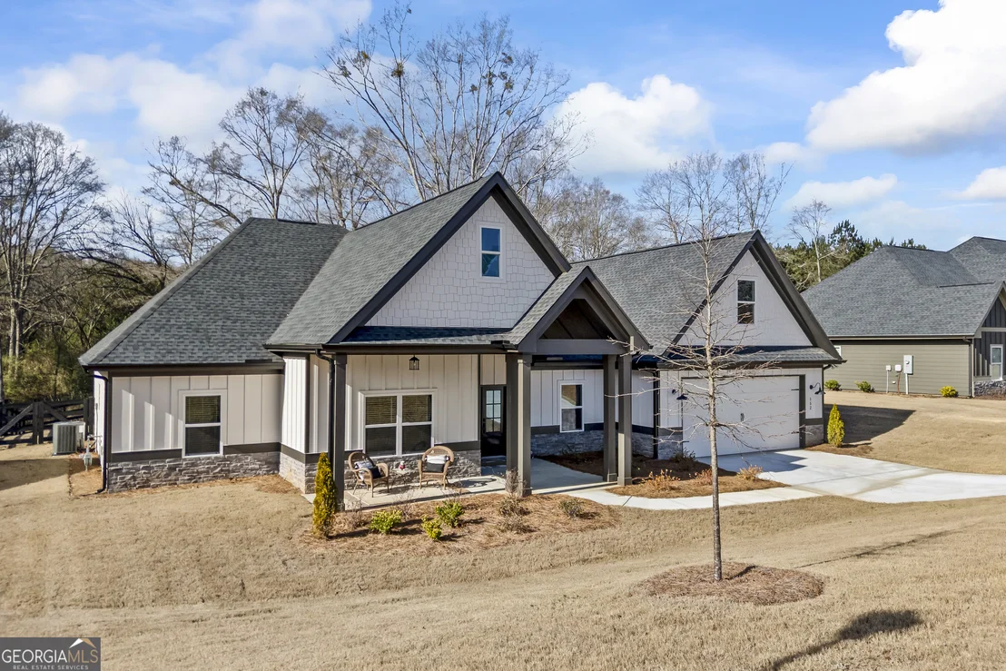 Photo of 152 White Oak Way