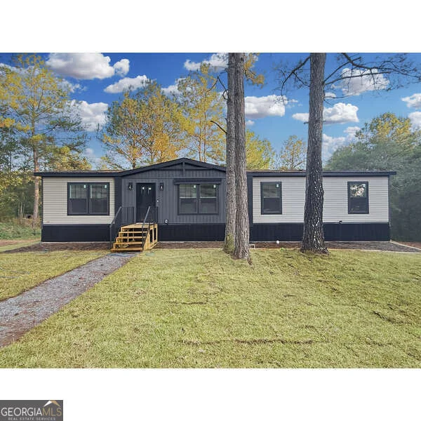 Photo of 415 Oliver Road