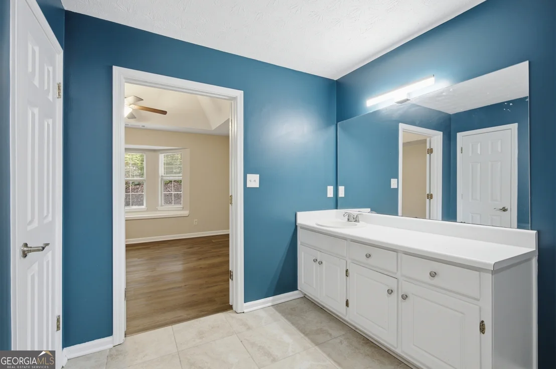 Photo of 5482 Riverside Drive
