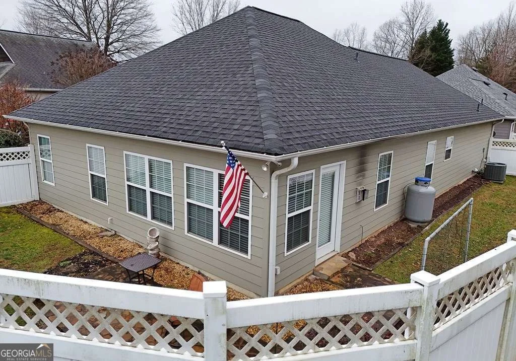 Photo of 414 Long View Circle